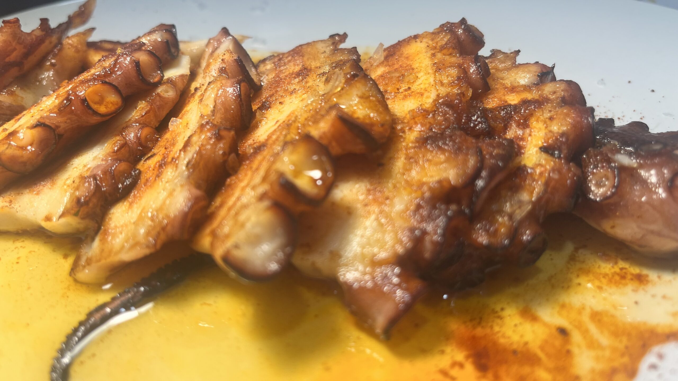 Ración de Pulpo Cocido en Plato - Imagen 3